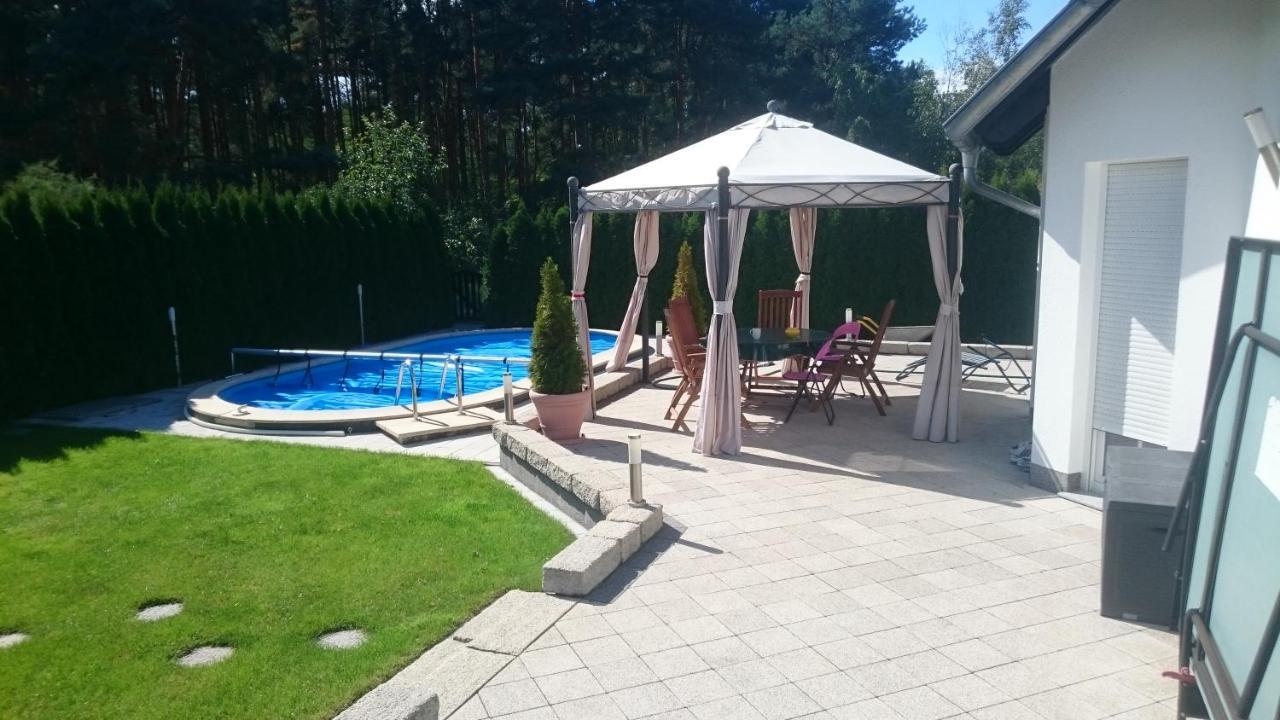 Homestay Gaestezimmer Im Bewohnten Efh Mit Pool Und Garten Ziltendorf
